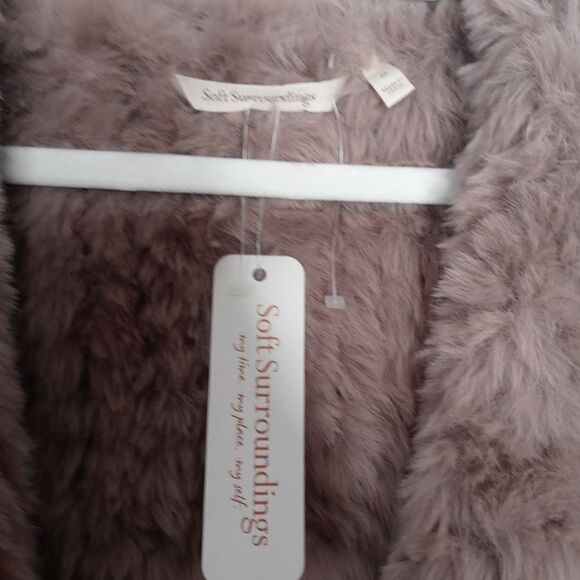 Soft Surroundings faux fur vest size medium - Picture 3 of 5